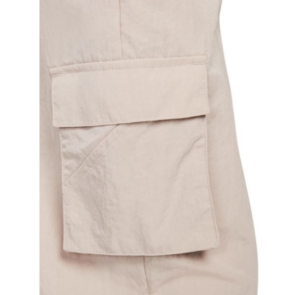 NWT Women's Nike woven cargo pants - Picture 2 of 6